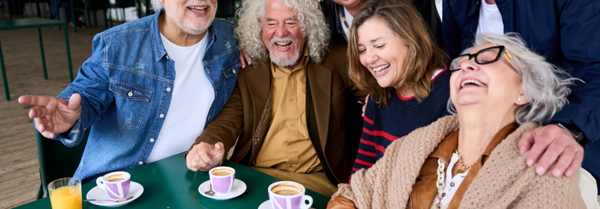 foto van mensen die gezellig samen zijn